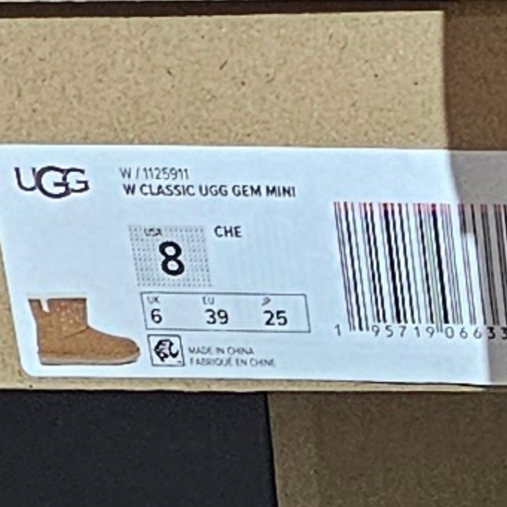 UGG Classic Gem Mini Bootie - Picture 4 of 4
